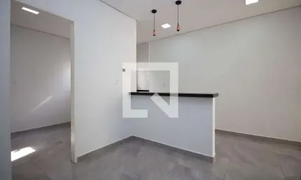 Casa para Aluguel - Taguatinga, 1 Quarto,  35 m² - Brasília