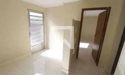 Casa para Aluguel - Núcleo Bandeirante, 1 Quarto,  50 m² - Brasília