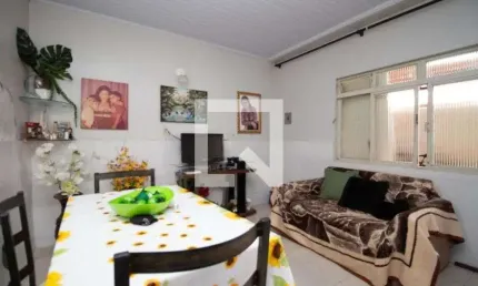Casa para Aluguel - Ceilândia, 2 Quartos,  80 m² - Brasília