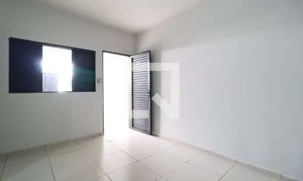 Casa para Aluguel - Santa Mônica, 3 Quartos,  85 m² - Uberlândia