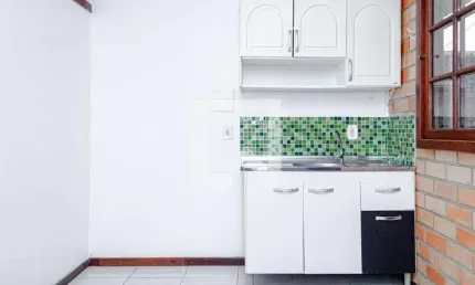 Casa para Aluguel - Rio Tavares, 1 Quarto,  30 m² - Florianópolis