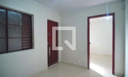 Casa para Aluguel - Industrial, 1 Quarto,  70 m² - Novo Hamburgo