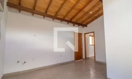 Casa para Aluguel - Jardim Itu-Sabará, 1 Quarto,  40 m² - Porto Alegre