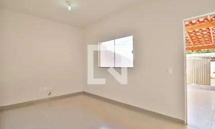 Casa para Aluguel - Shopping Park, 2 Quartos,  91 m² - Uberlândia