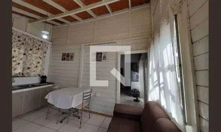 Casa para Aluguel - São João do Rio Vermelho, 1 Quarto,  40 m² - Florianópolis