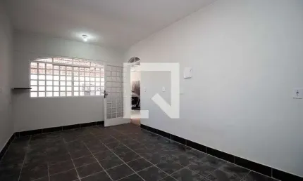 Casa para Aluguel - Taguatinga, 3 Quartos,  150 m² - Brasília