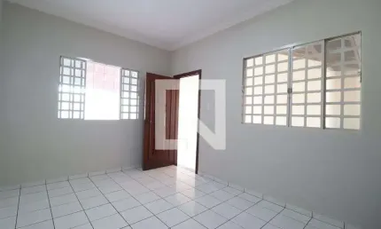 Casa para Aluguel - Jardim Patricia, 4 Quartos,  250 m² - Uberlândia
