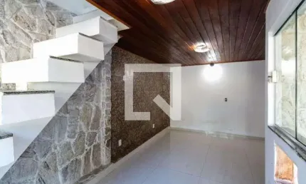 Casa para Aluguel - Campo Grande, 2 Quartos,  200 m² - Rio de Janeiro