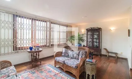 Casa para Aluguel - Santa Tereza , 3 Quartos,  400 m² - Porto Alegre