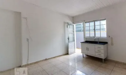Casa para Aluguel - Centro, 1 Quarto,  70 m² - Cotia