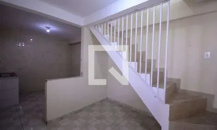 Casa para Aluguel - Jardim Santa Emília, 2 Quartos,  32 m² - São Paulo