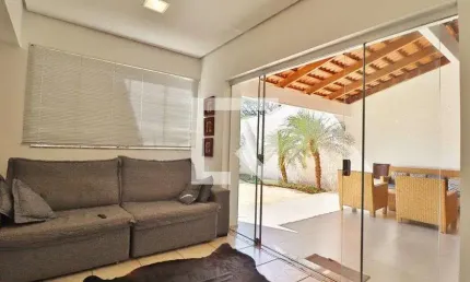 Casa para Aluguel - Jardim Karaiba, 4 Quartos,  350 m² - Uberlândia
