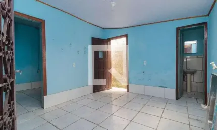 Casa para Aluguel - Cavalhada, 2 Quartos,  650 m² - Porto Alegre