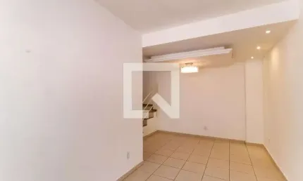 Casa para Aluguel - Piedade, 2 Quartos,  101 m² - Rio de Janeiro