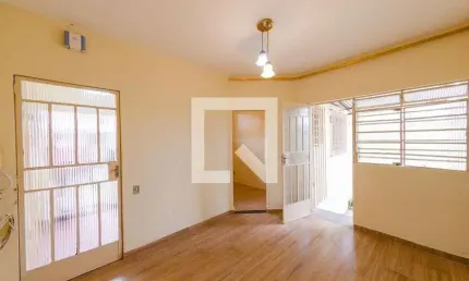 Casa para Aluguel - Carlos Prates, 2 Quartos,  70 m² - Belo Horizonte