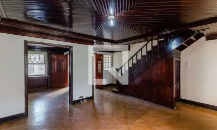 Casa para Aluguel - Encruzilhada, 3 Quartos,  250 m² - Santos