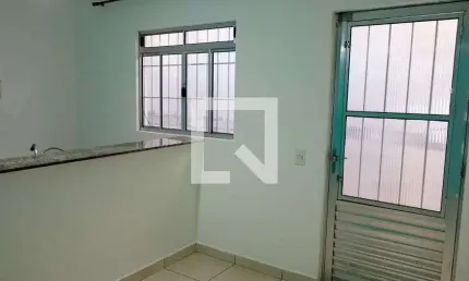 Casa para Aluguel - Santa Maria, 2 Quartos,  15 m² - Osasco