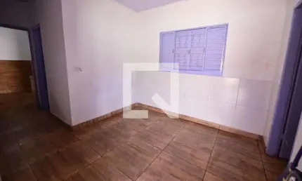Casa para Aluguel - Coimbra, 2 Quartos,  80 m² - Goiânia
