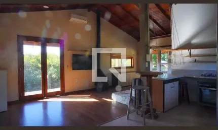 Casa para Aluguel - São João do Rio Vermelho, 1 Quarto,  100 m² - Florianópolis