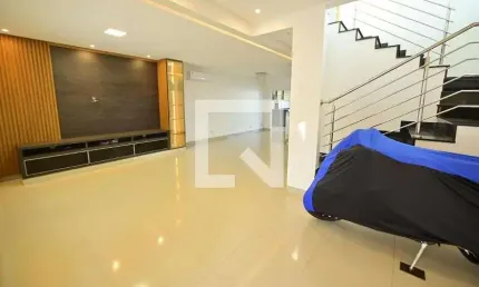 Casa para Aluguel - Parque Acalanto, 3 Quartos,  257 m² - Goiânia