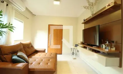 Casa para Aluguel - Segismundo Pereira, 3 Quartos,  360 m² - Uberlândia