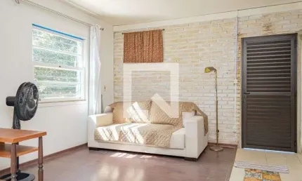Casa para Aluguel - Barra da Lagoa, 1 Quarto,  120 m² - Florianópolis