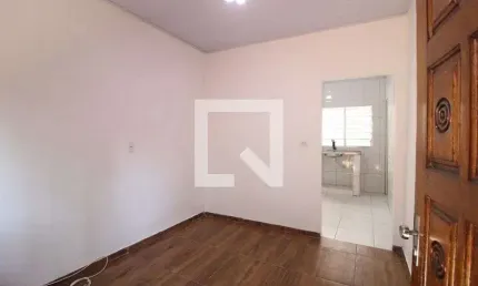 Casa para Aluguel - Jardim Guarapiranga, 2 Quartos,  66 m² - São Paulo