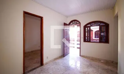Casa / sobrado em condomínio para aluguel - vila três, 2 quartos,  40 m² - são gonçalo