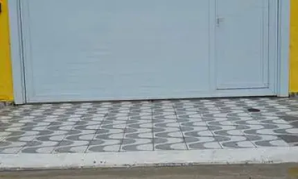 Casa em Praia Grande, Caiçara, 3 quartos, 1 suíte, 3 vagas de garagem, 88m²