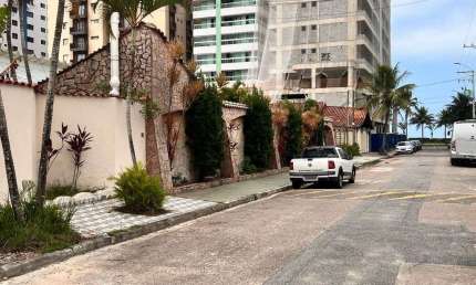 Sobrado com 3 dorm, 2 banheiros, sala conjugada c/cozinha, piscina churrasqueira