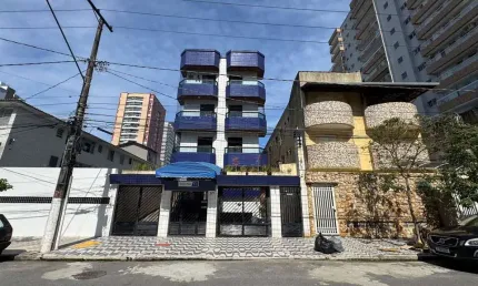 Apartamento no Canto do Forte, 1 dorm com sacada, 1 sala ampla, mobiliado, 33m².