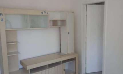 APARTAMENTO À VENDA QUARTO E SALA NA BARRA  ANDAR ALTO, COM GARAGEM