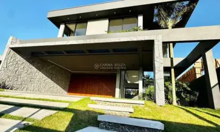 Luxuosa Residência no Centro em Campo Bom - Seu Novo Lar Espera por Você!