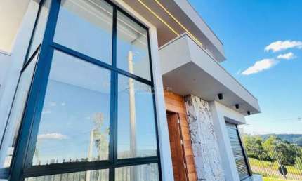 Bela casa de esquina no Bairro Firenze, em Campo Bom