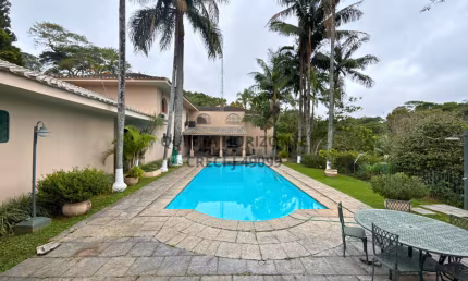 Casa com 3 quartos para alugar no Granja Viana, Cotia 