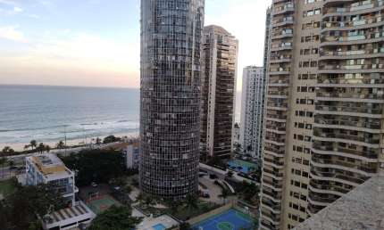 Apartamento com 3 quarto na av lucio costa na Barra