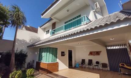 Casa com 4 quartos à venda na Rua Chihiro Nakatani, 265, Jardim Imperial, Maringá