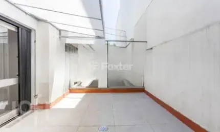 Apartamento Garden 2 dormitórios com vaga de garagem no Bairro Petrópolis.