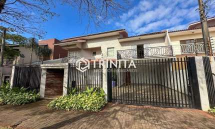 Sobrado com 2 Suítes, 3 Quartos e 4 Vagas | Neva | Piscina