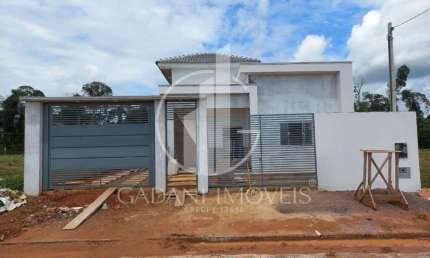 CASA A VENDA COM 3 QUARTOS NO RESIDENCIAL PARIS - SINOP MT
