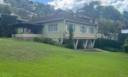 Casa para Venda em Teresópolis, Golf, 3 dormitórios, 3 banheiros, 4 vagas