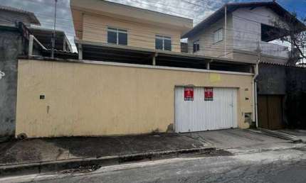 Casa a venda no bairro Tropical com 2 quartos e 2 vagas