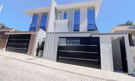 Casa com 3 quartos à venda na Vila Nova, Blumenau , 300 m2 por R$ 2.800.000