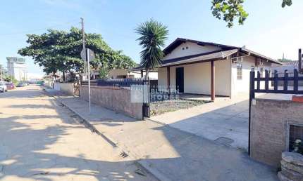 Casa com 3 quartos à venda no Meia Praia, Navegantes  por R$ 600.000