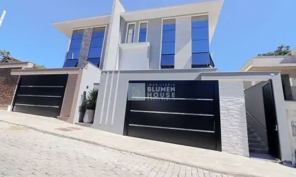 Casa com 3 quartos à venda na Vila Nova, Blumenau , 300 m2 por R$ 2.800.000
