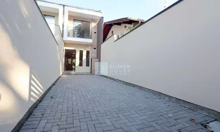 Casa com 2 quartos à venda em Água Verde, Blumenau , 97 m2 por R$ 650.000