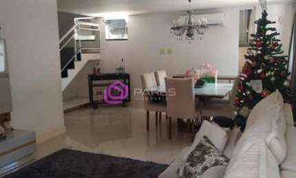 Excelente casa à venda em São Francisco, um dos melhores bairros de Niterói para morar.