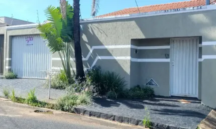 Casa com 3 quartos à venda na Rua Caule, 177, Jardim Botânico, Uberlândia