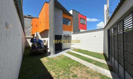 Sobrado à Venda com 2 Dormitórios, 2 Vagas de garagem descobertas no bairro Jardim São Bernadino em Suzano SP