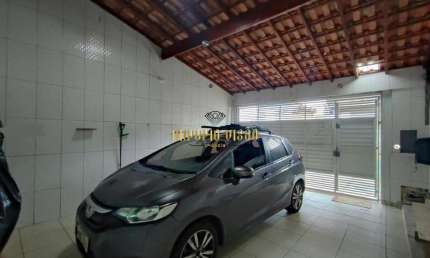 Casa à venda com 3 Dormitórios, 3 Banheiros e 2 Vagas de garagem cobertas na Vila Colorado em Suzano-SP